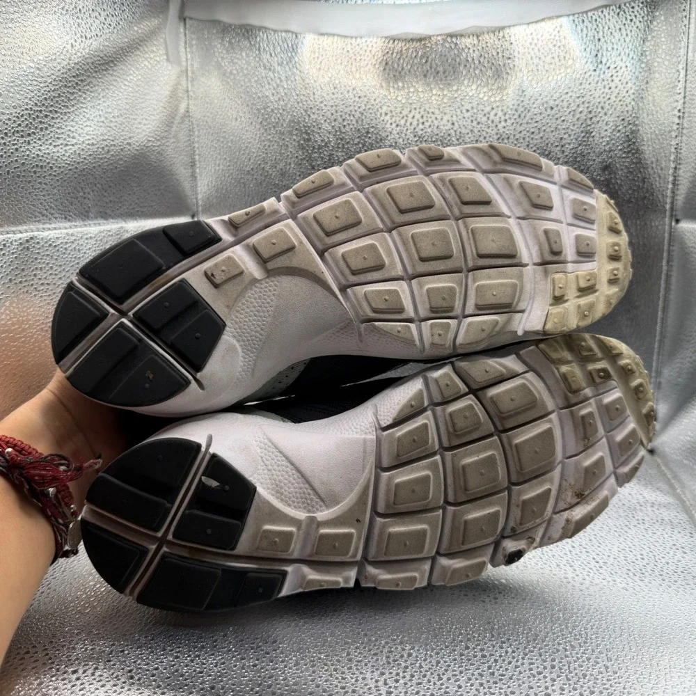 Size 10.5 Nike Air Footscape Desert Chukka Mens Black Excellent 599470-002